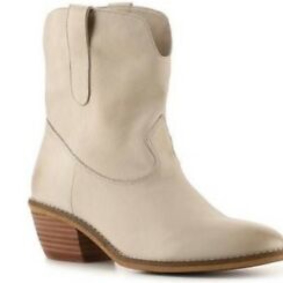 Crown Vintage Shoes - NEVER WORN Crown Vintage Western Bootie